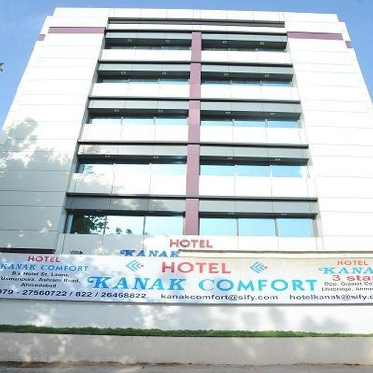 Hotel Kanak Comfort 阿穆达巴 外观 照片